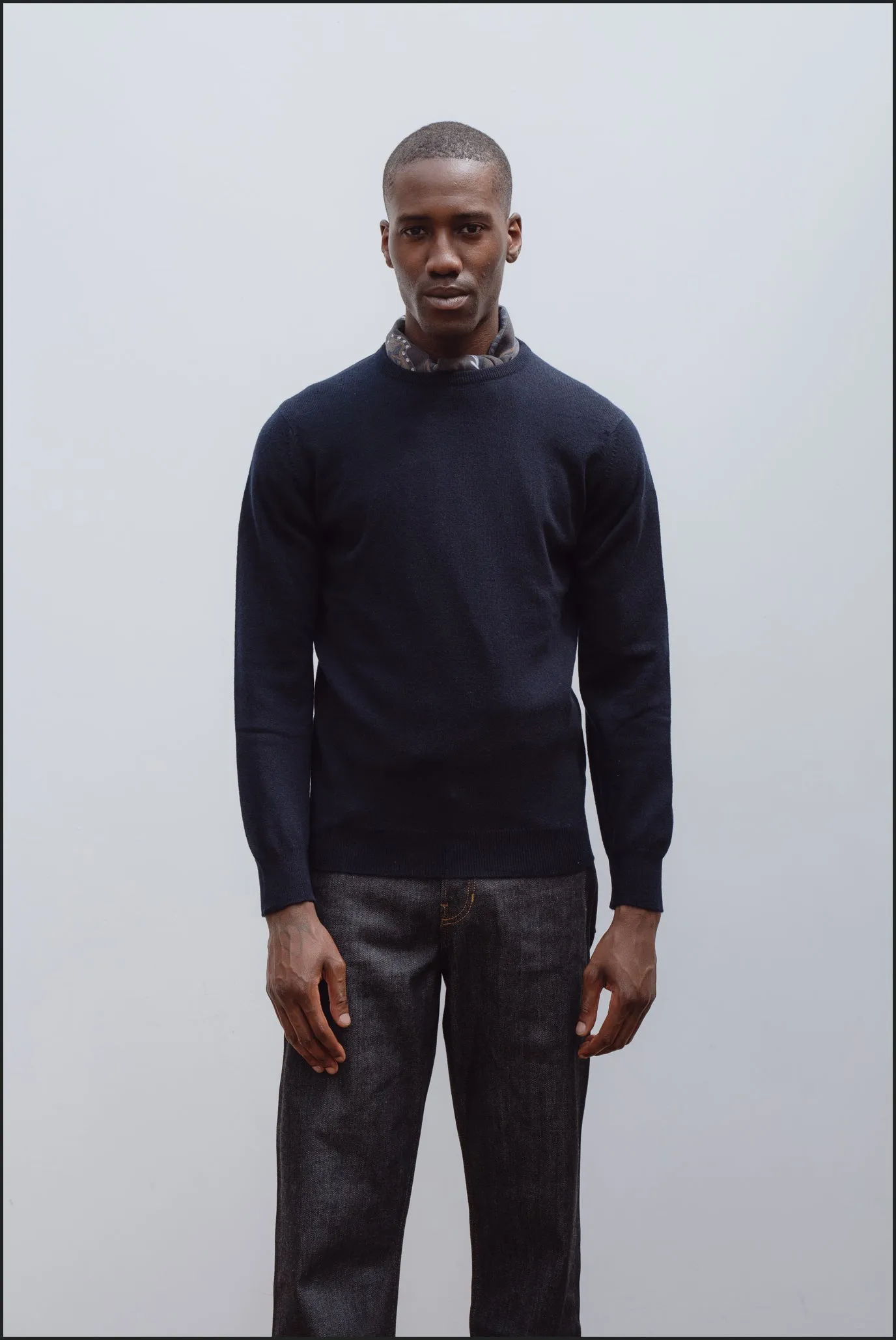 Cashmere crew neck in navy