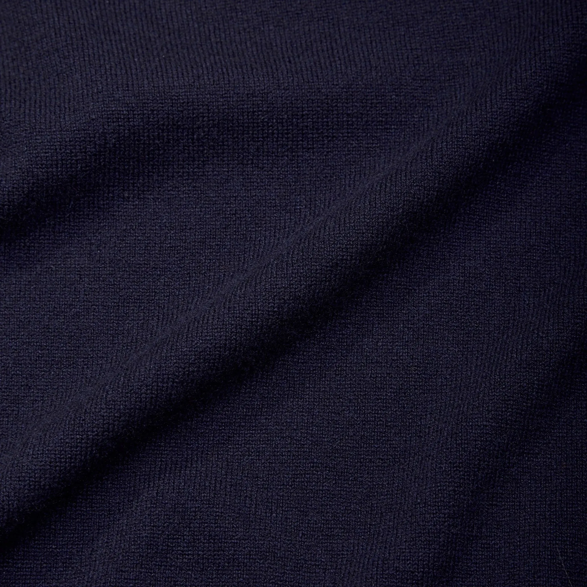 Cashmere crew neck in navy