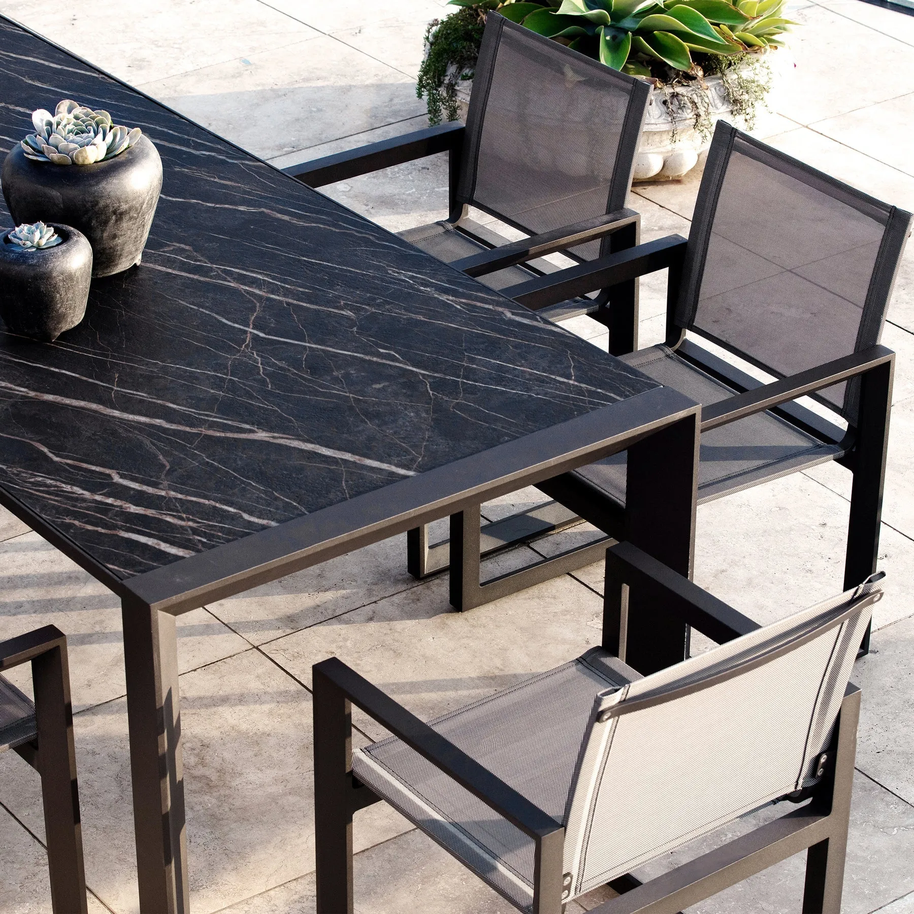 VAUCLUSE DINING TABLE